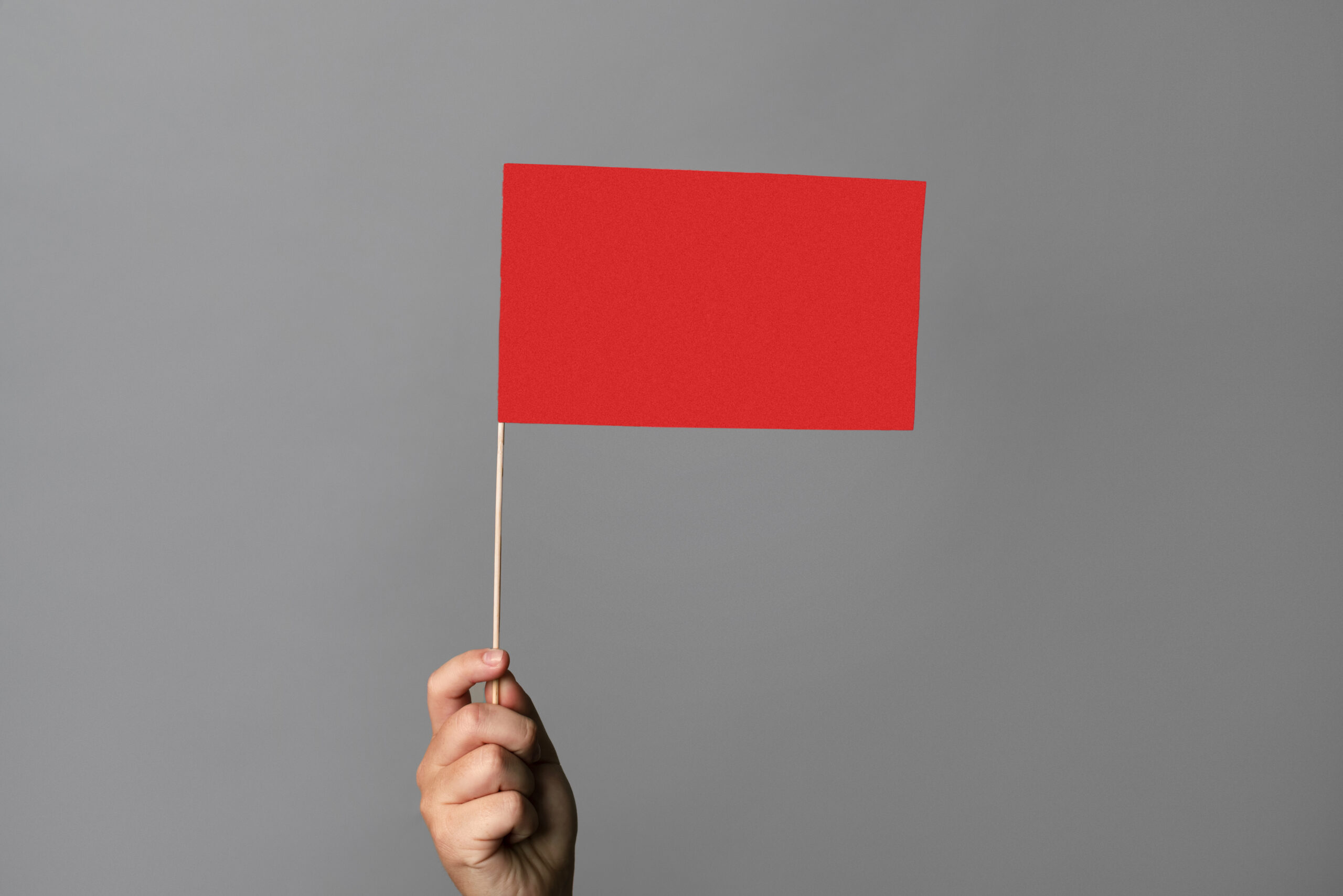 How to Spot Red Flags Early in Online Dating